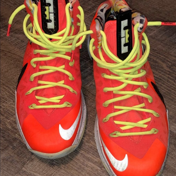 LeBron 10 X Crimson - Picture 7 of 7